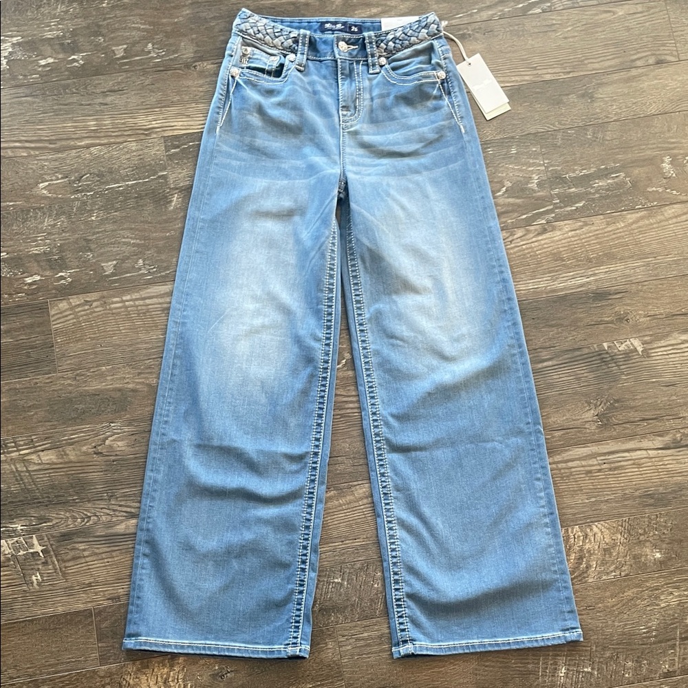 NWT Miss Me High-Rise Wide leg Medium wash‎ jeans with braided waist Size 25